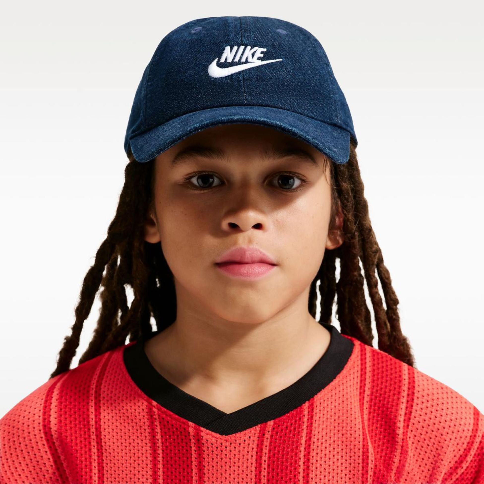 Дитяча кепка NIKE K NK CLUB CAP US CB DENIM IO8231-419