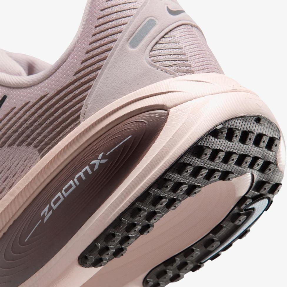 Жіночі кросівки NIKE W VOMERO 18 HM6804-607_image_8