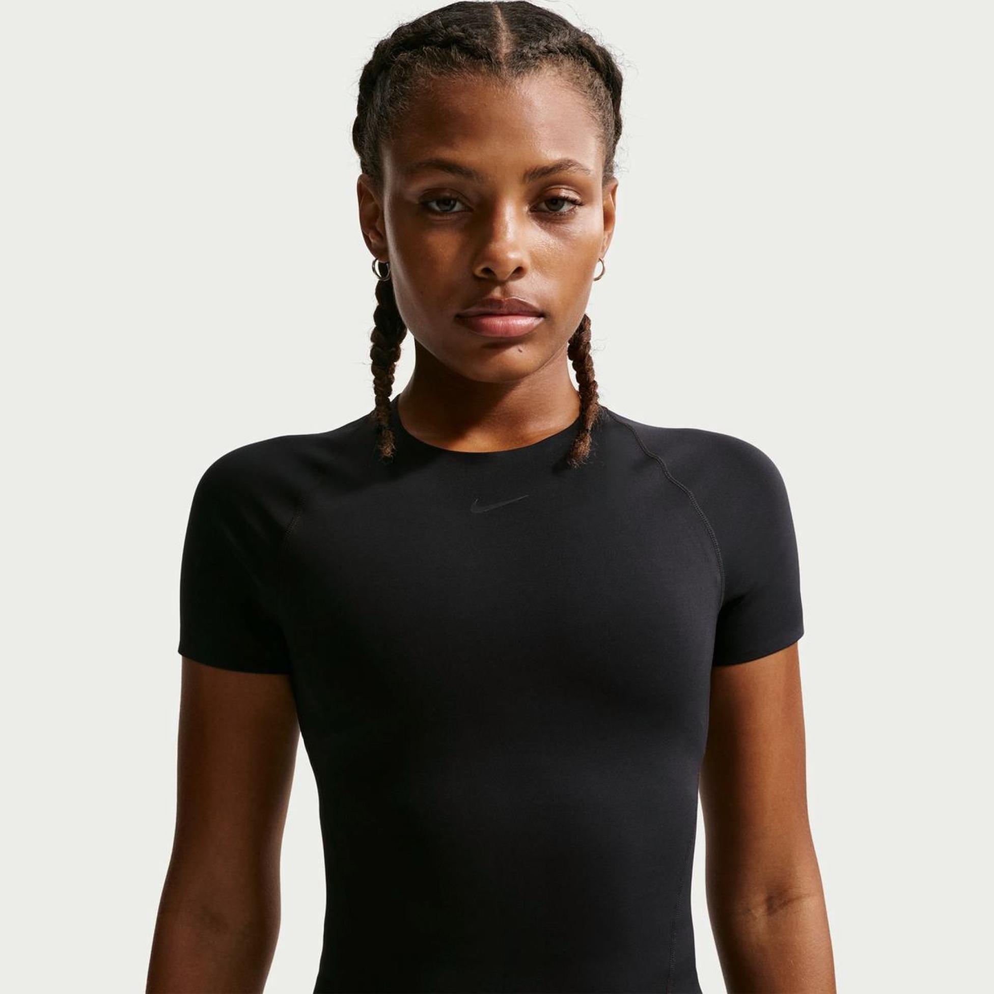 Жіноча футболка NIKE W NK DF UNVRSA SS TOP SNL IO1271-010