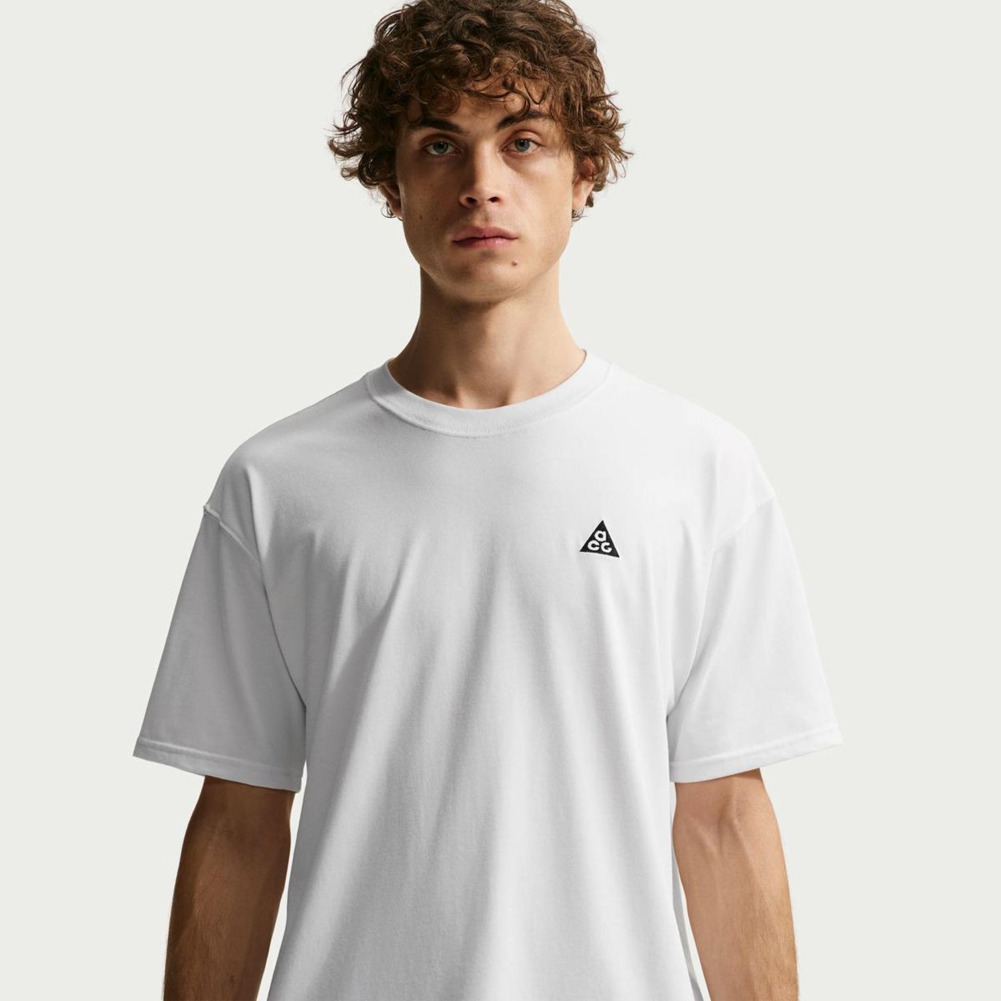 Чоловіча футболка NIKE M ACG DF TEE LSE 12MO CAMP LT IH1288-121