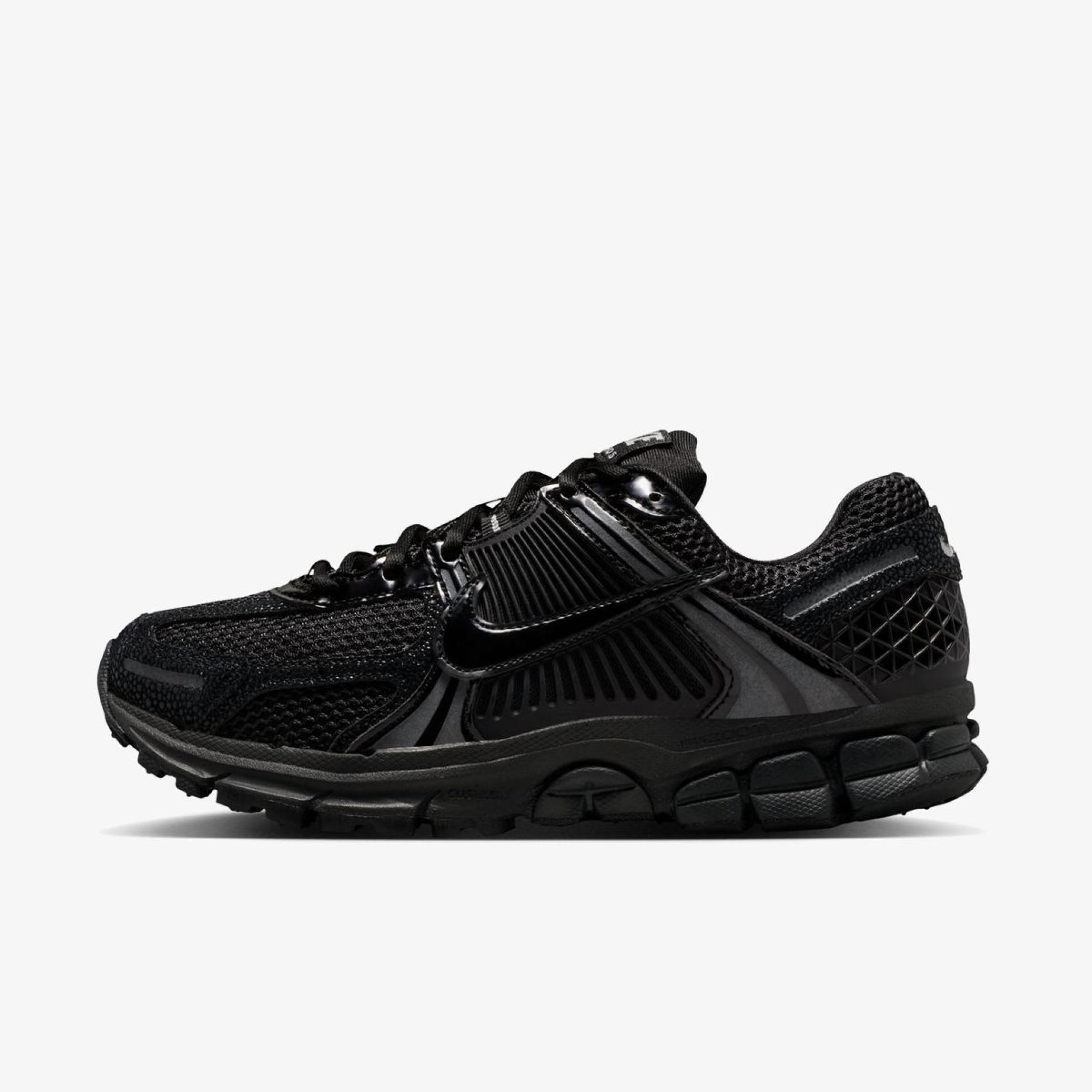 Жіночі кросівки NIKE W ZOOM VOMERO 5 II6236-001