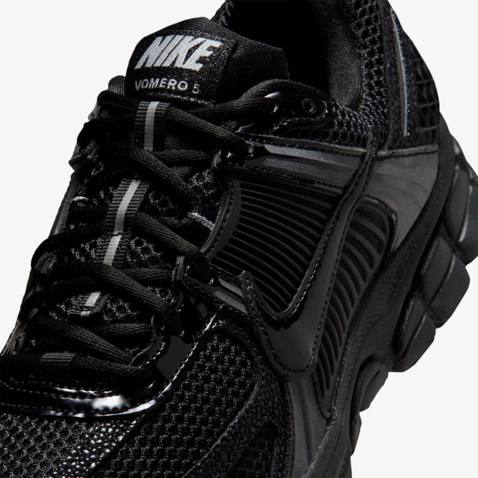 Жіночі кросівки NIKE W ZOOM VOMERO 5 II6236-001_image_7