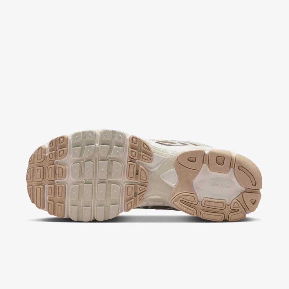 Жіночі кросівки NIKE AIR MAX MOTO 2K IQ0278-214