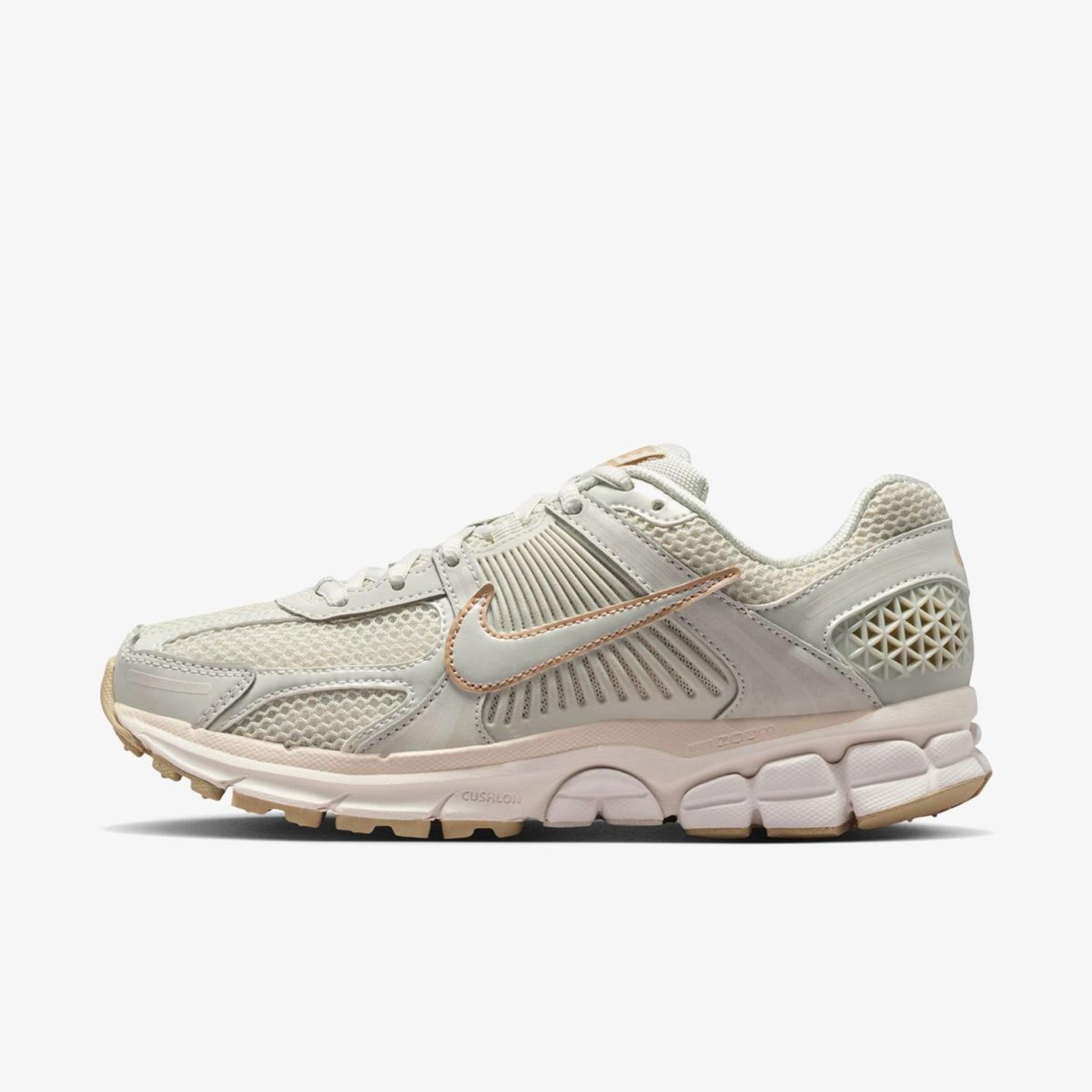 Жіночі кросівки NIKE ZOOM VOMERO 5 IB8929-003
