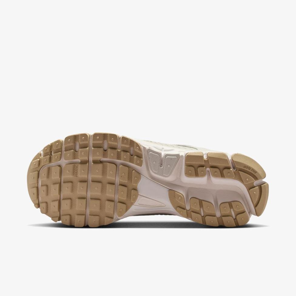Жіночі кросівки NIKE ZOOM VOMERO 5 IB8929-003