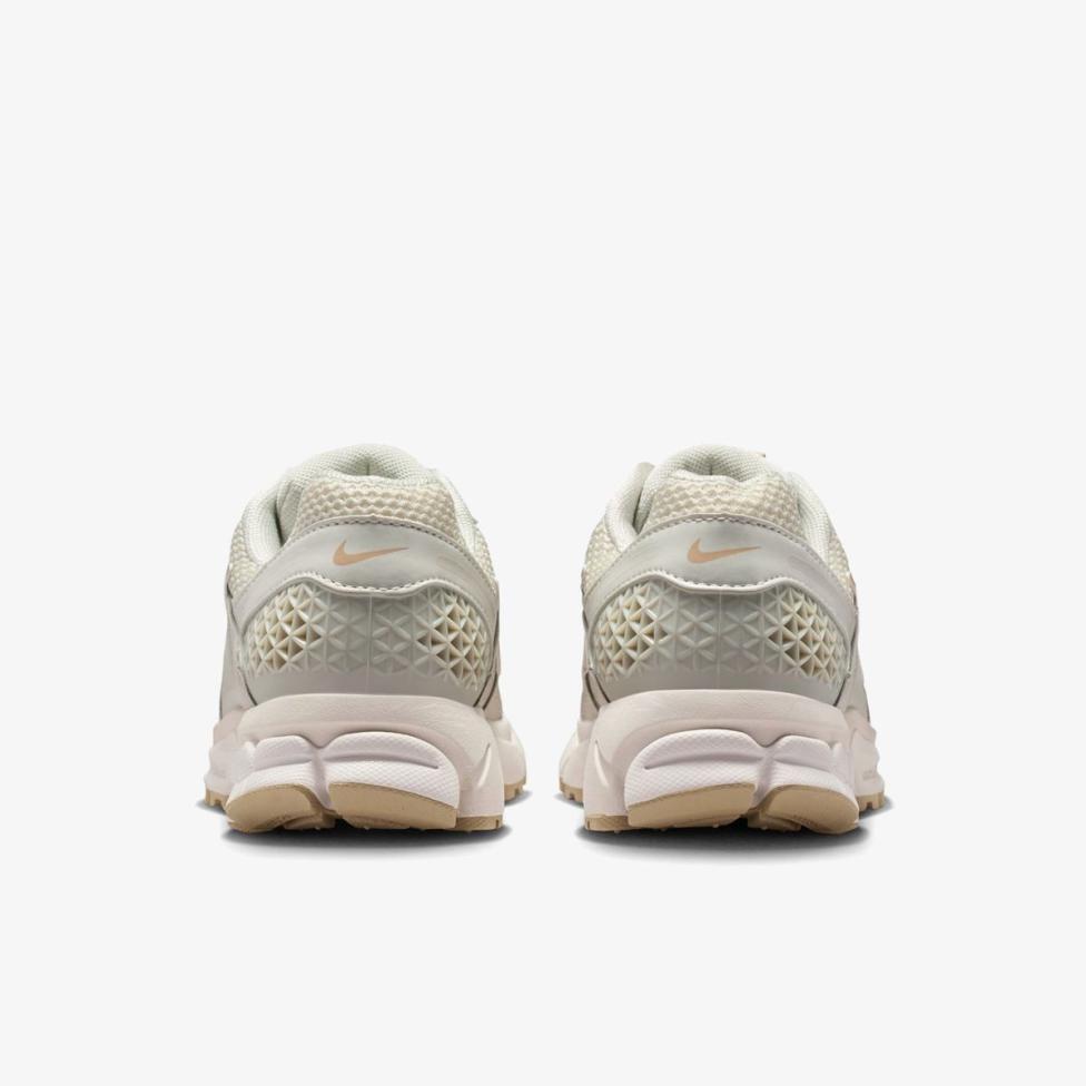 Жіночі кросівки NIKE ZOOM VOMERO 5 IB8929-003_image_6