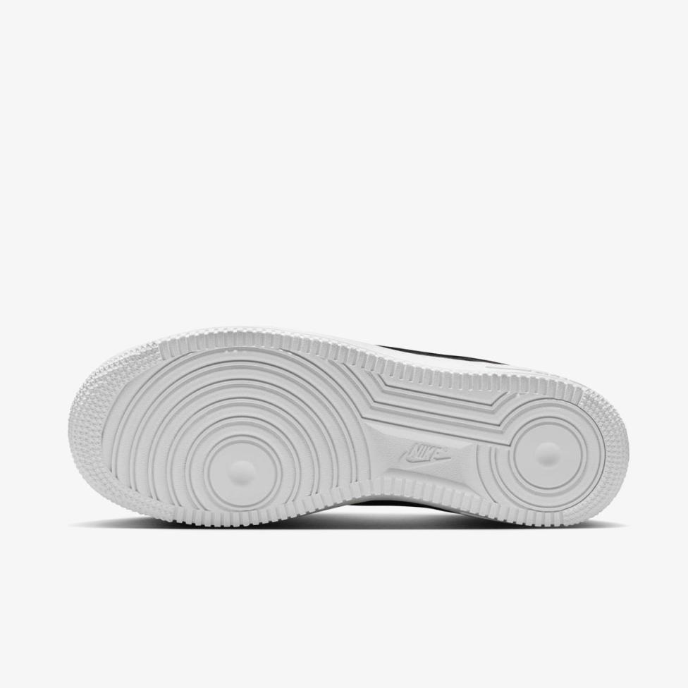 Жіночі кросівки NIKE AIR FORCE 1 07 SE IO4837-001