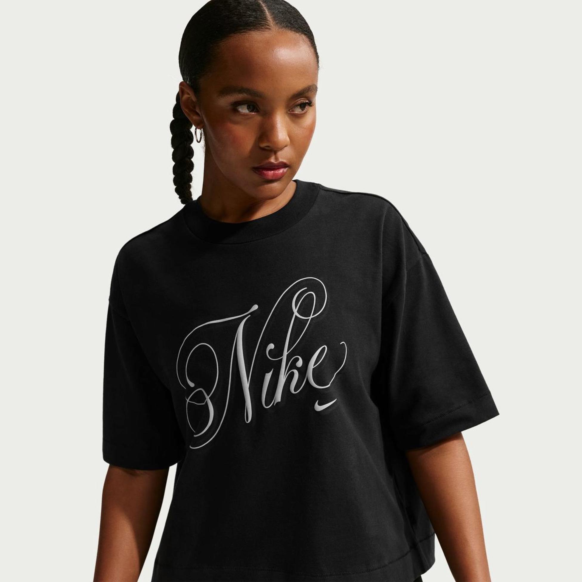 Жіноча футболка NIKE W NSW SS TEE BOXY SCRIPT IH7607-010