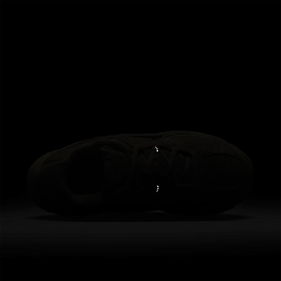 Жіночі кросівки NIKE W V5 RNR II6294-100_image_9