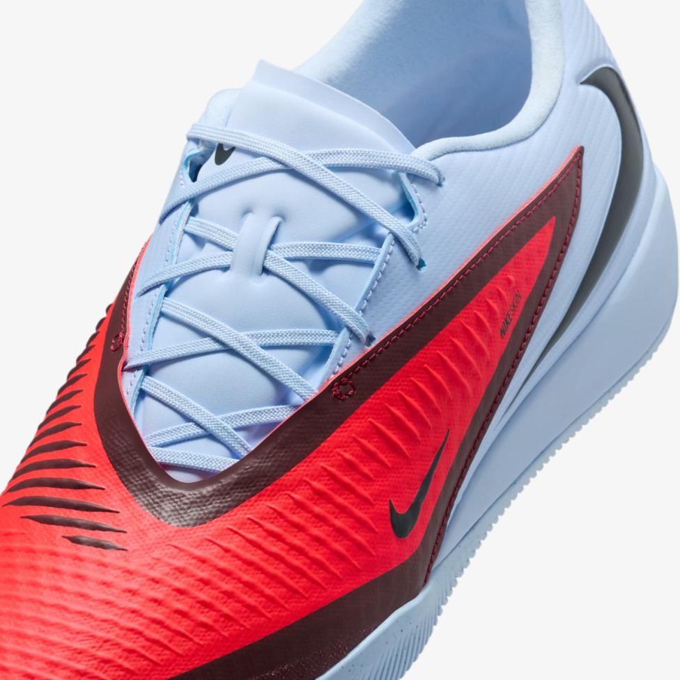 Чоловічі бутси NIKE PHANTOM 6 LOW ACAD IC HQ2319-400