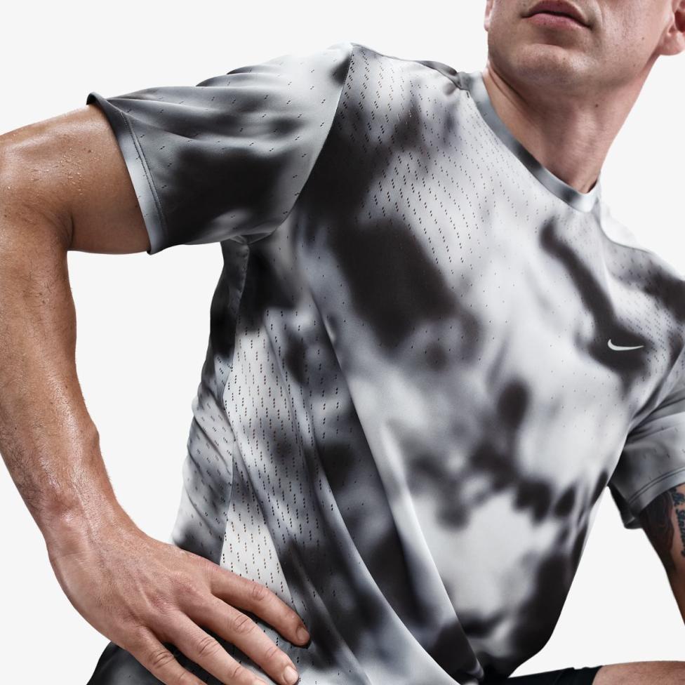 Чоловіча футболка NIKE M NK DFADV RD BREATHE SS TOP HJ4148-010_image_3