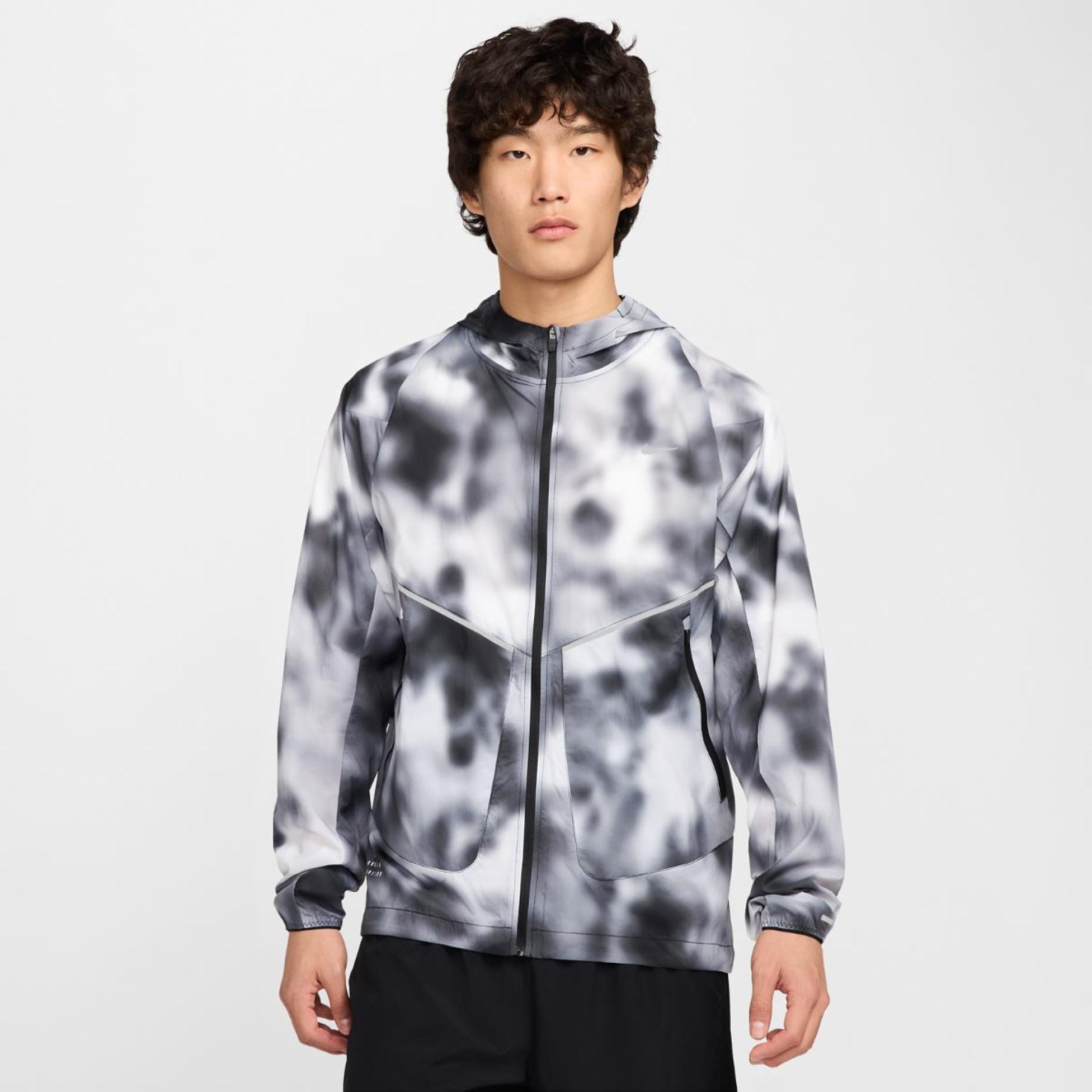 Чоловіча вітровка NIKE M NK UV RUN DIV AOP JKT HJ4142-010