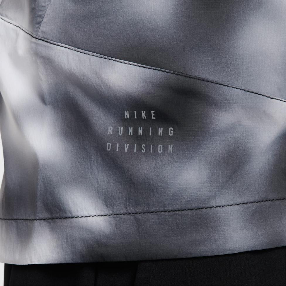 Чоловіча вітровка NIKE M NK UV RUN DIV AOP JKT HJ4142-010_image_5