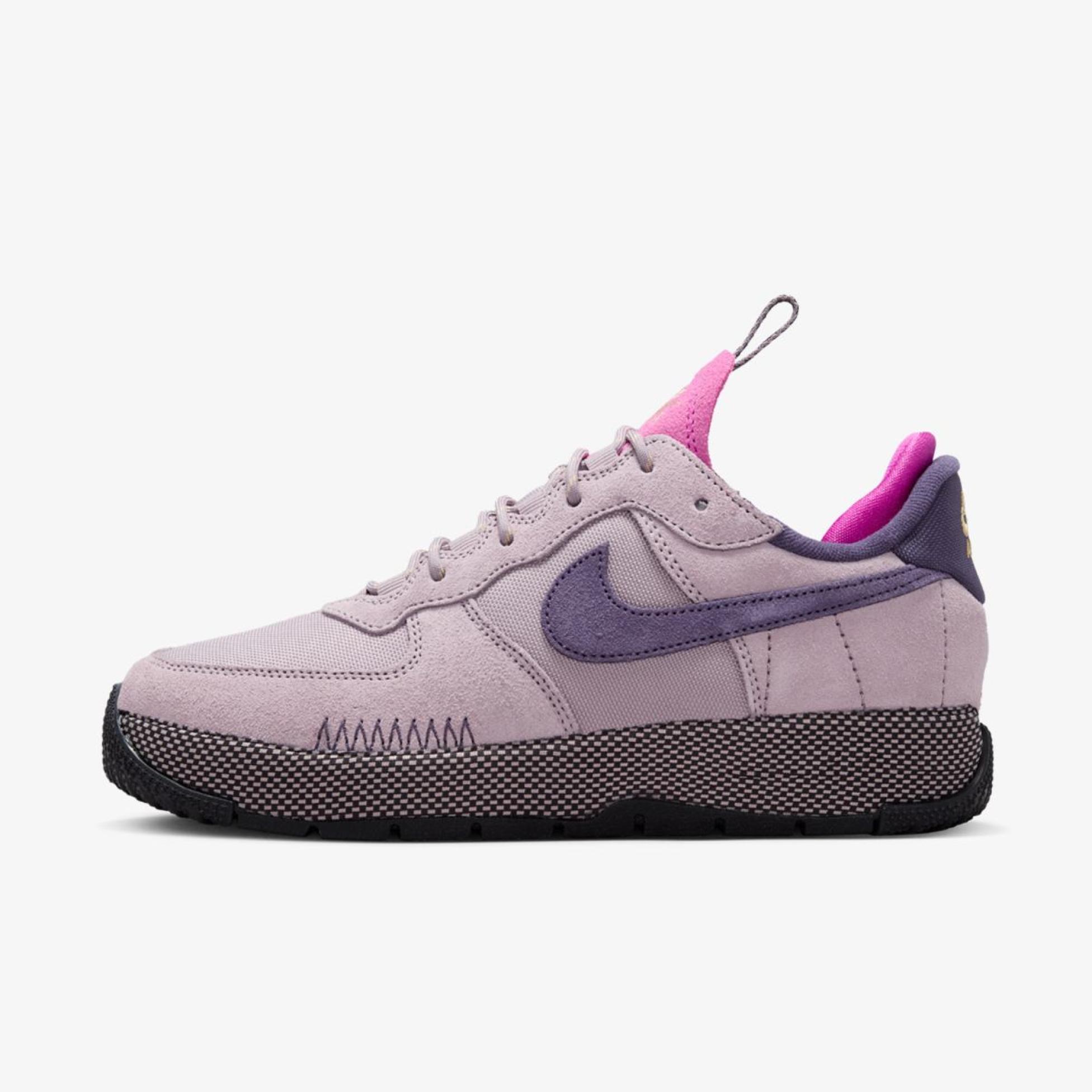 Жіночі кросівки NIKE W AIR FORCE 1 WILD FZ2600-200