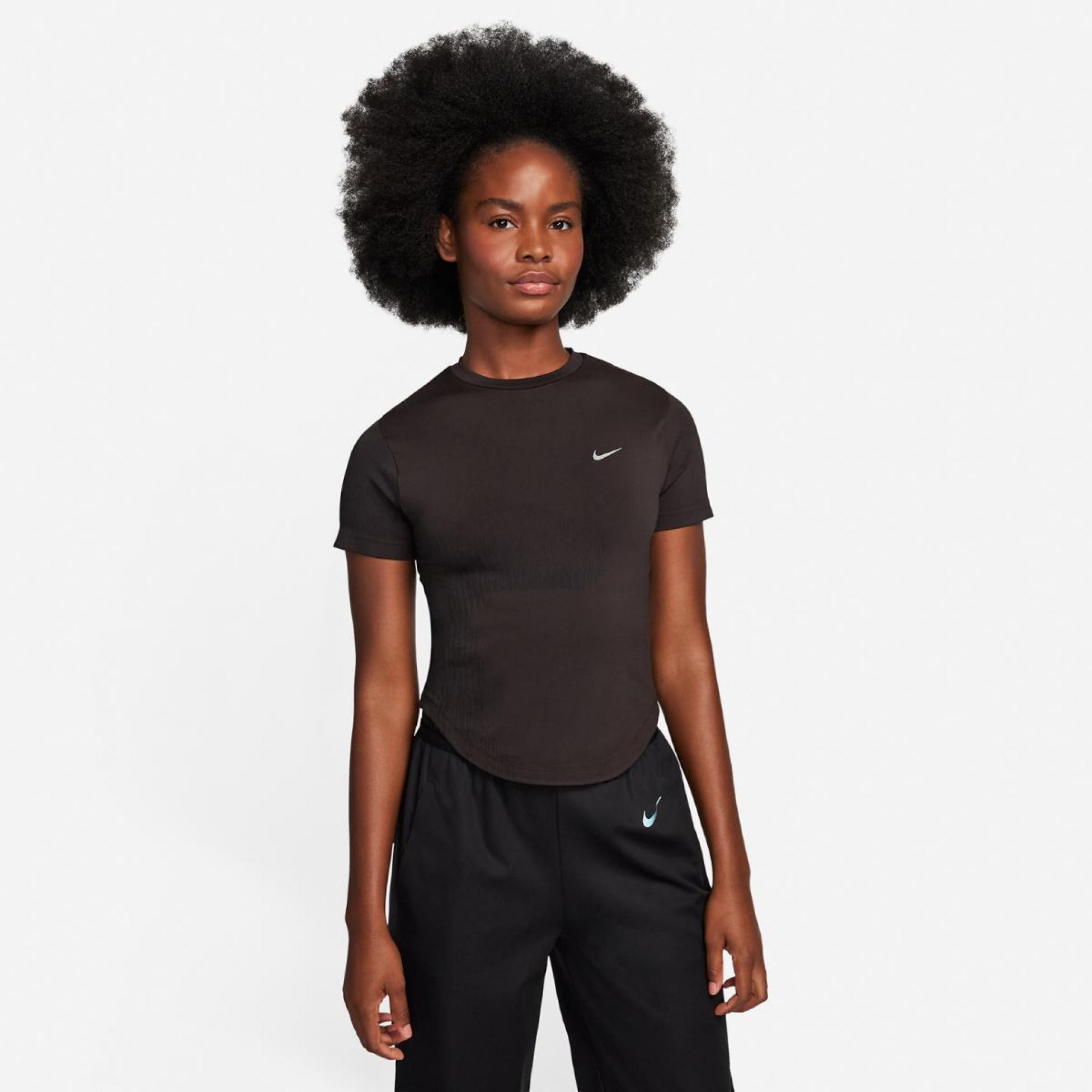 Жіноча футболка NIKE W RN DVN Dri-FITADV ENG SS TP FN2581-227