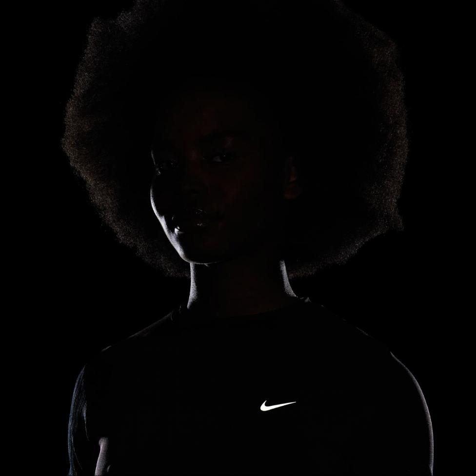 Жіноча футболка NIKE W RN DVN Dri-FITADV ENG SS TP FN2581-227_image_5