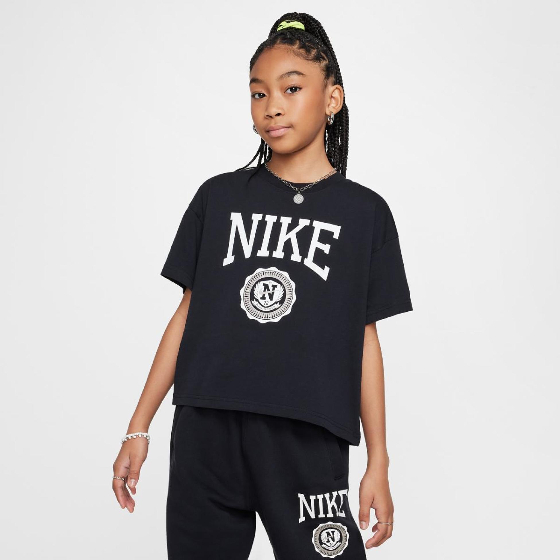 Дитяча футболка NIKE G NSW TEE GRAPHIC STAR HM6303-010