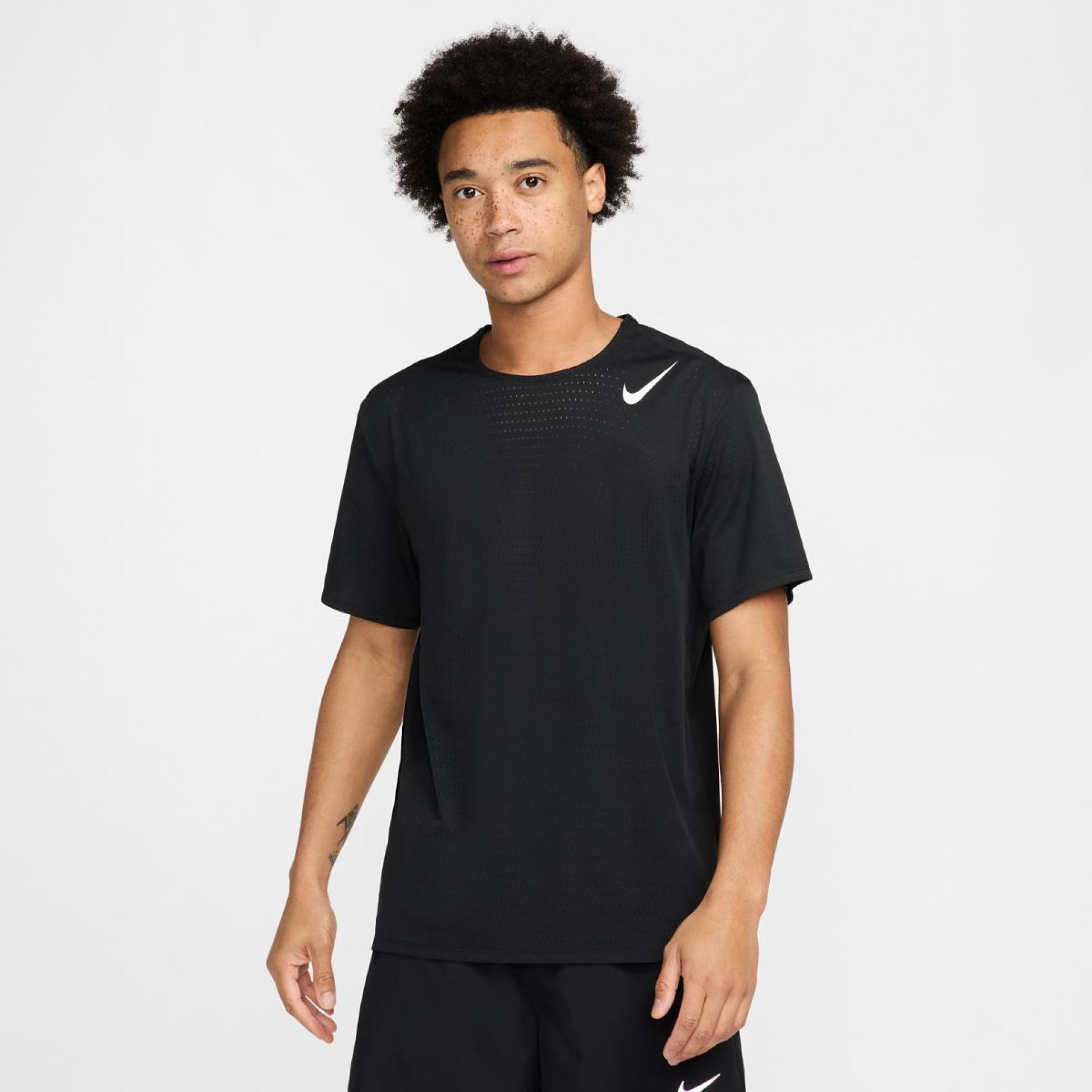 Чоловіча футболка NIKE M NK DFADV AROSWFT SS TOP HJ3377-010