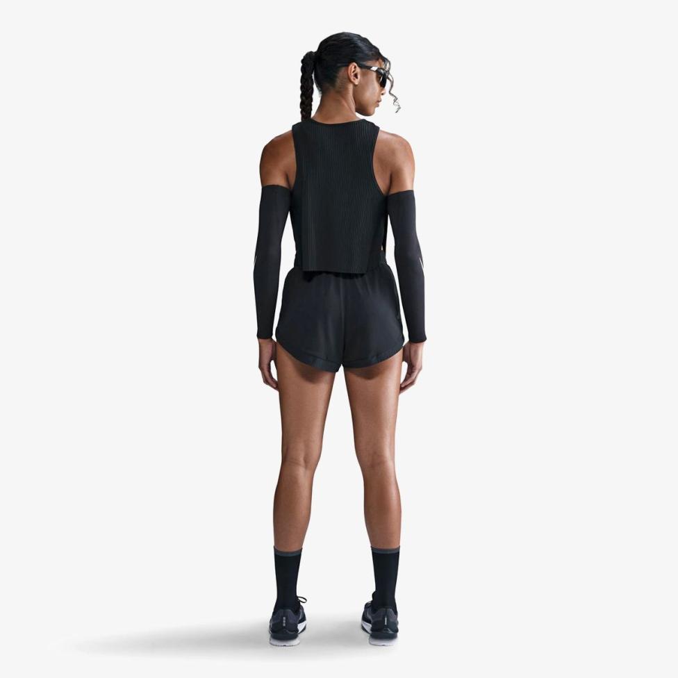 Жіночі шорти NIKE W NK DF RUN NVLT 2 BR SHRT HJ2234-010_image_4