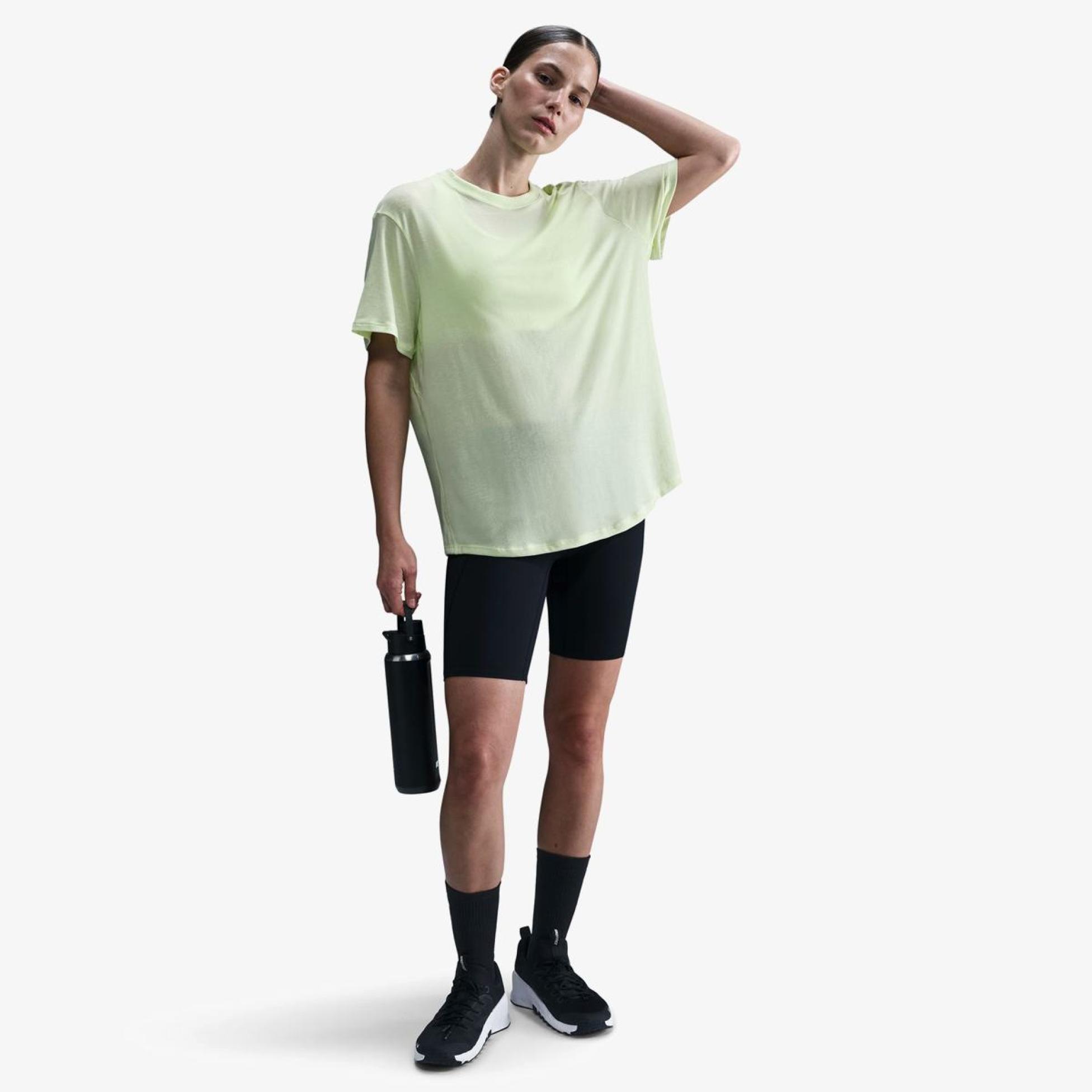 Жіноча футболка NIKE W NK ONE RELAXED DF SS TOP FN2814-701