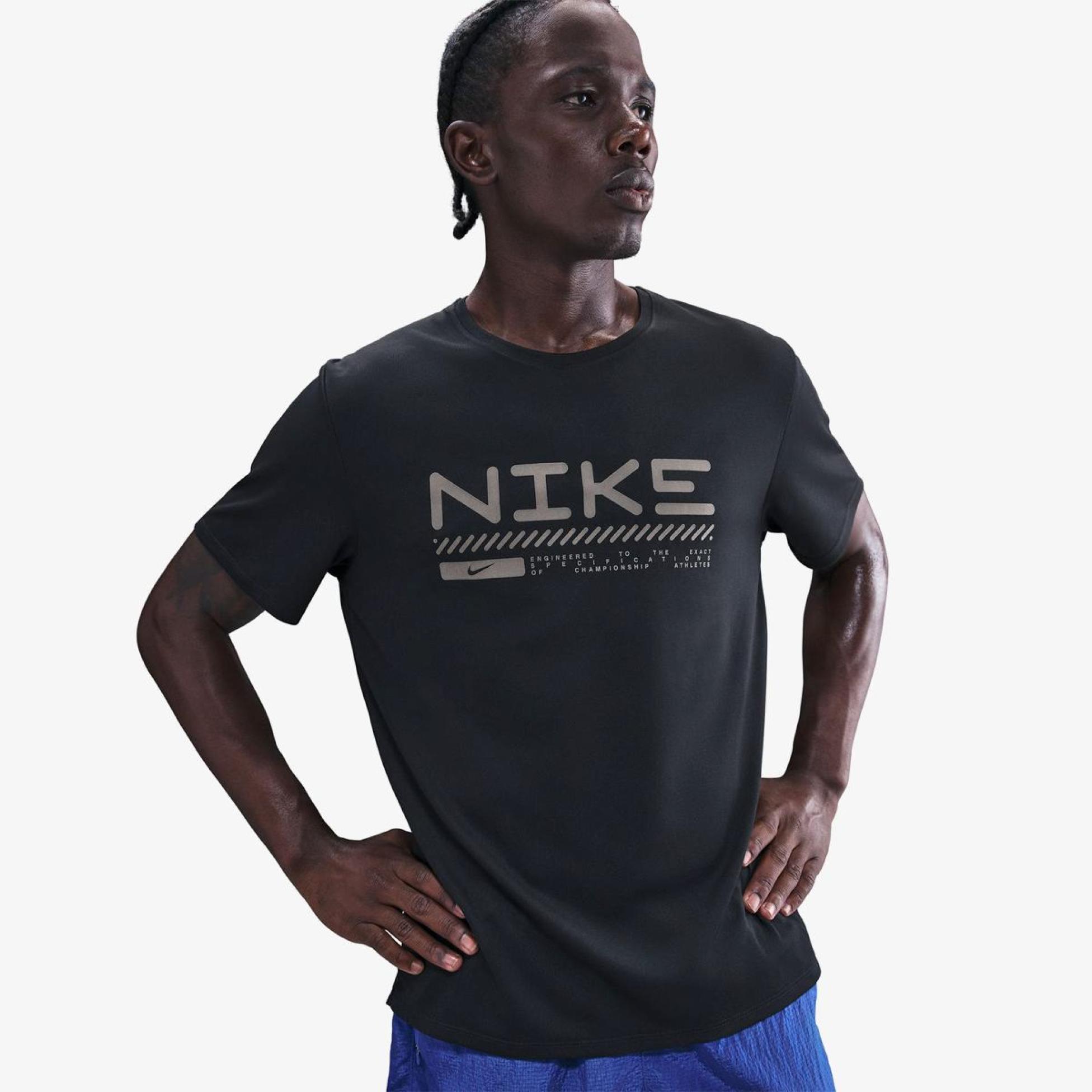 Чоловіча футболка NIKE M NK WINTER MILER SS TOP HV2676-010