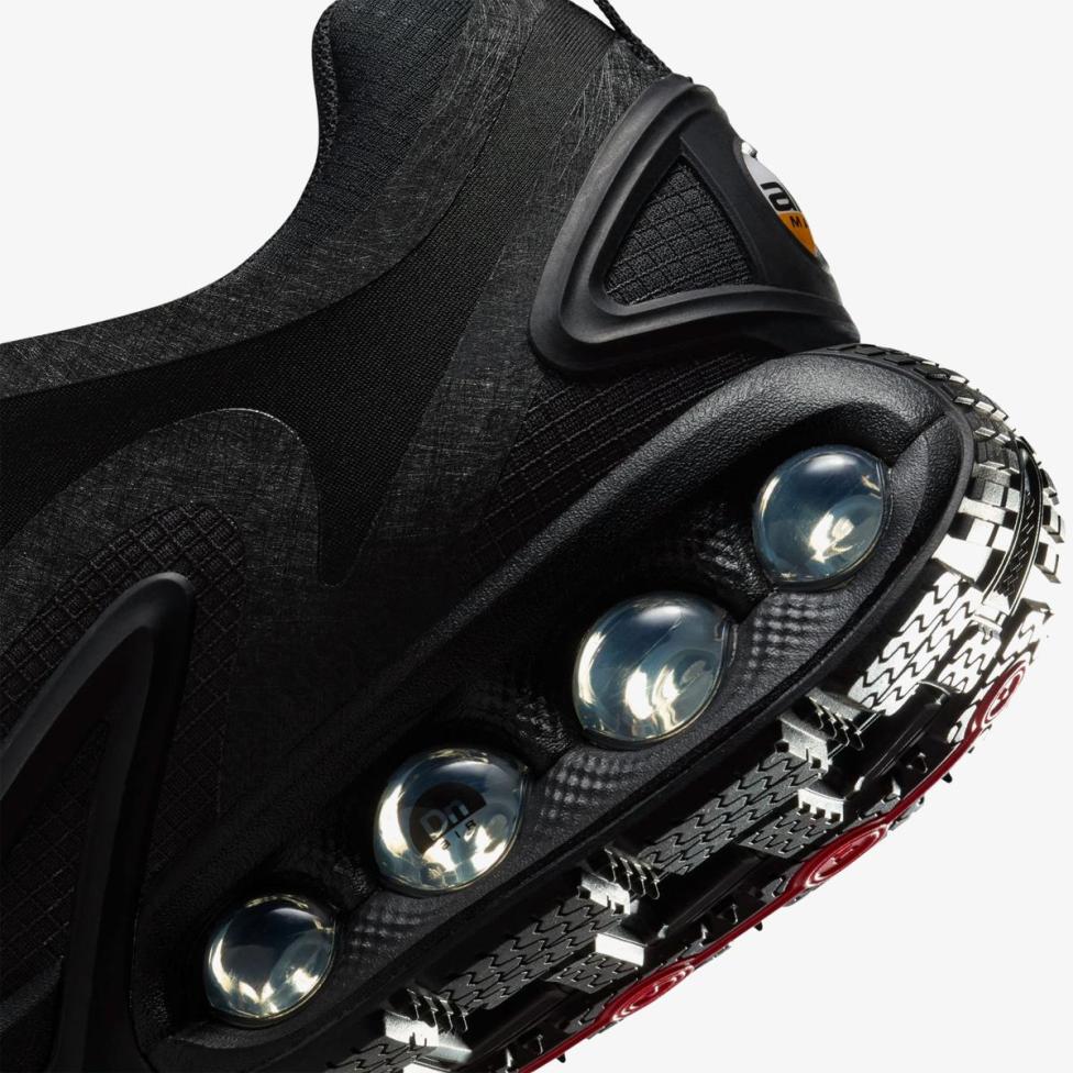 Чоловічі кросівки NIKE AIR MAX DN ROAM BLACK / METALLIC SILVER HQ8605-001_image_8