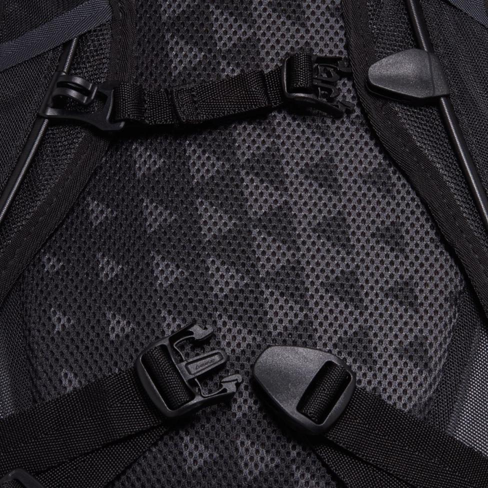 Рюкзак NIKE COMMUTER BACKPACK 15 L BLACK/ANTHRACITE/SILVER NS N.000.3567.045.NS_image_6