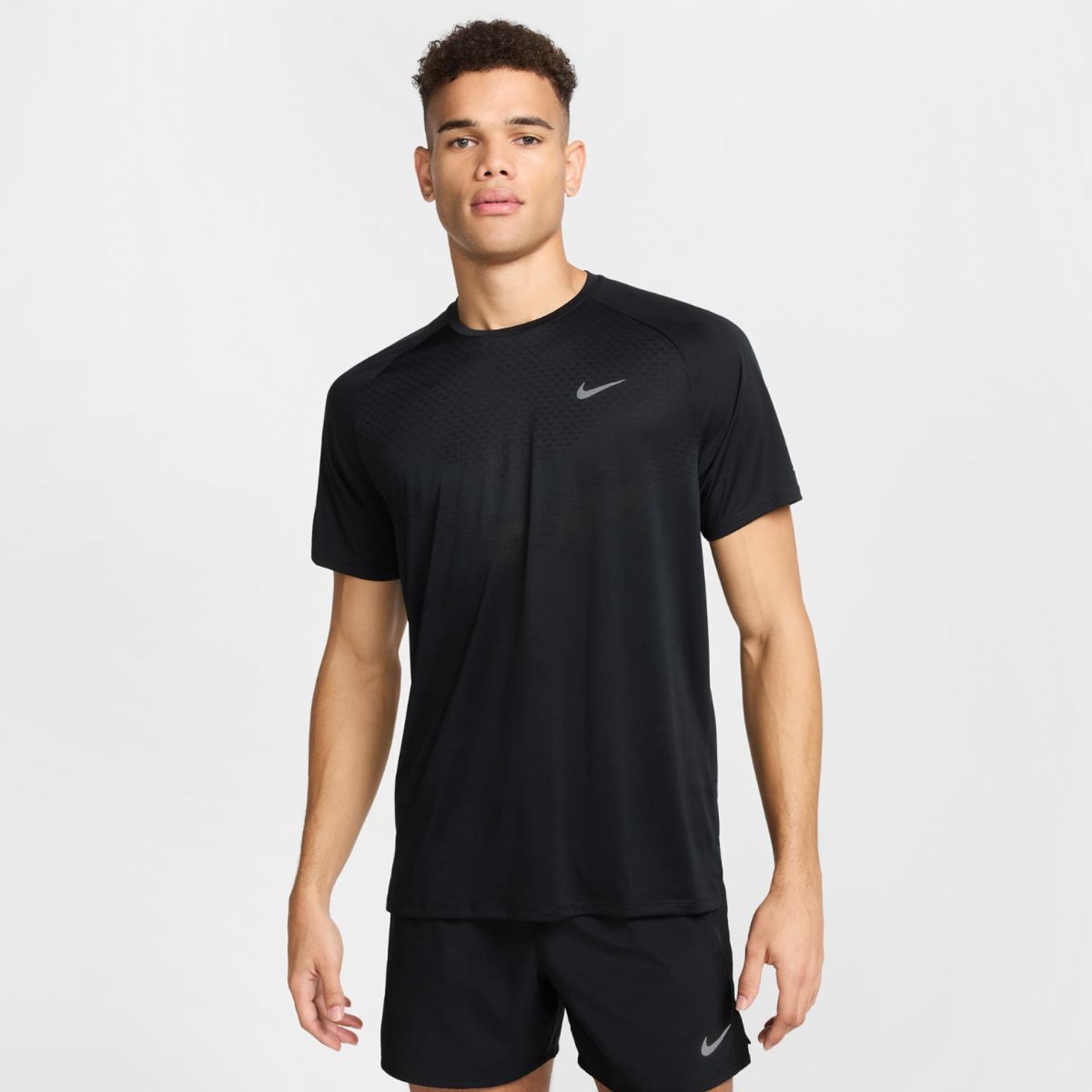 Чоловіча футболка NIKE M NK Dri-FITADV STRIDE SS TOP HV5203-010