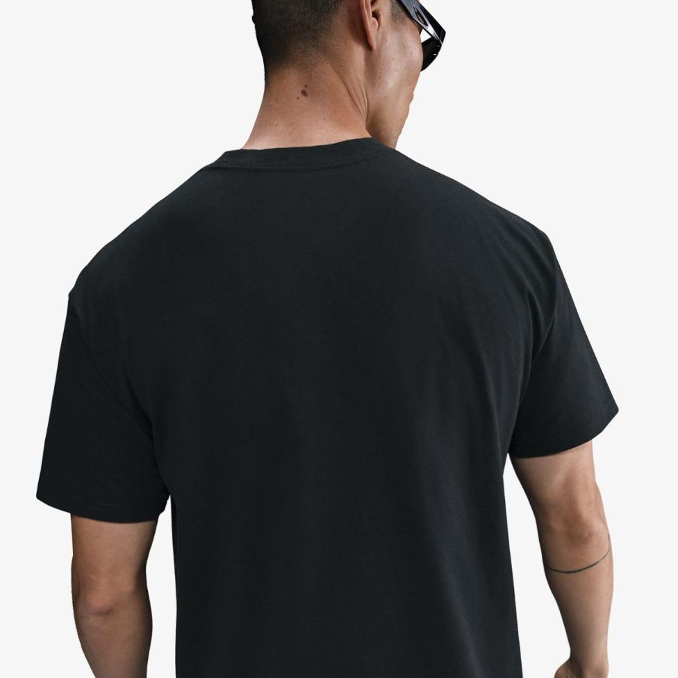 Чоловіча футболка NIKE U NSW TEE M90 SNKR PTCH PKT 2 IB1382-010_image_4