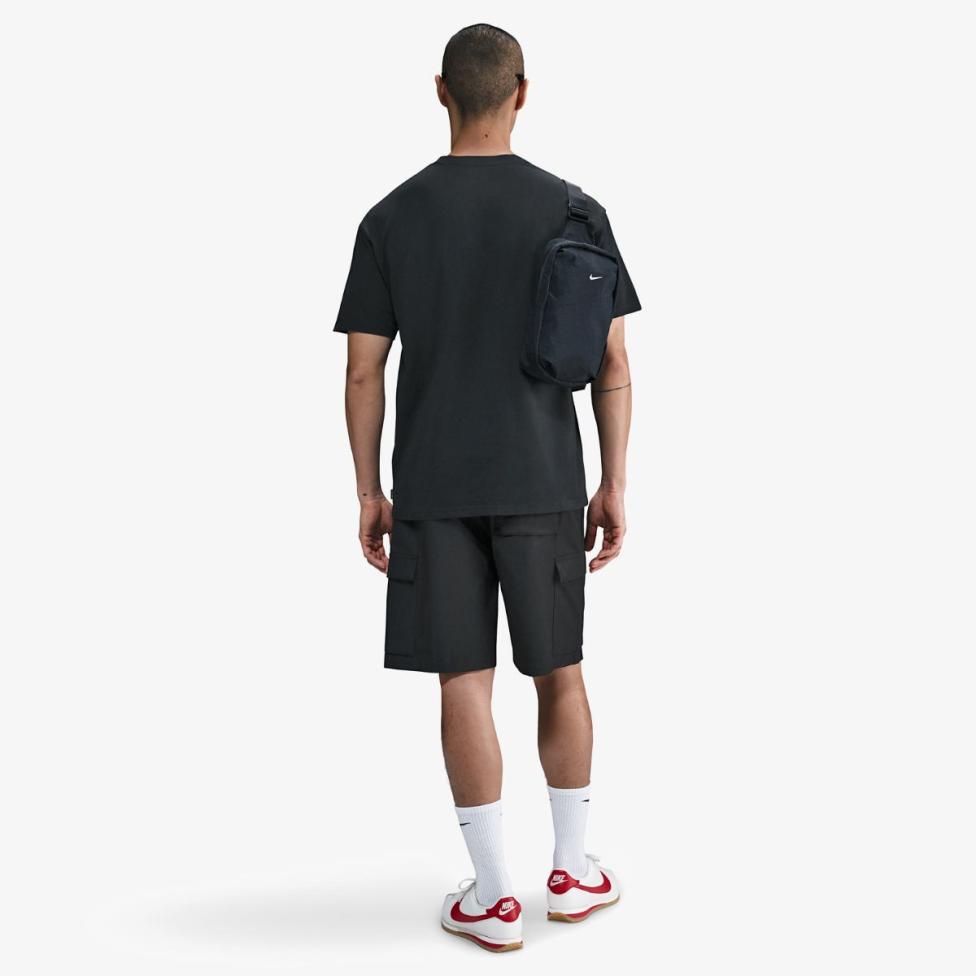 Чоловіча футболка NIKE U NSW TEE M90 SNKR PTCH PKT 2 IB1382-010
