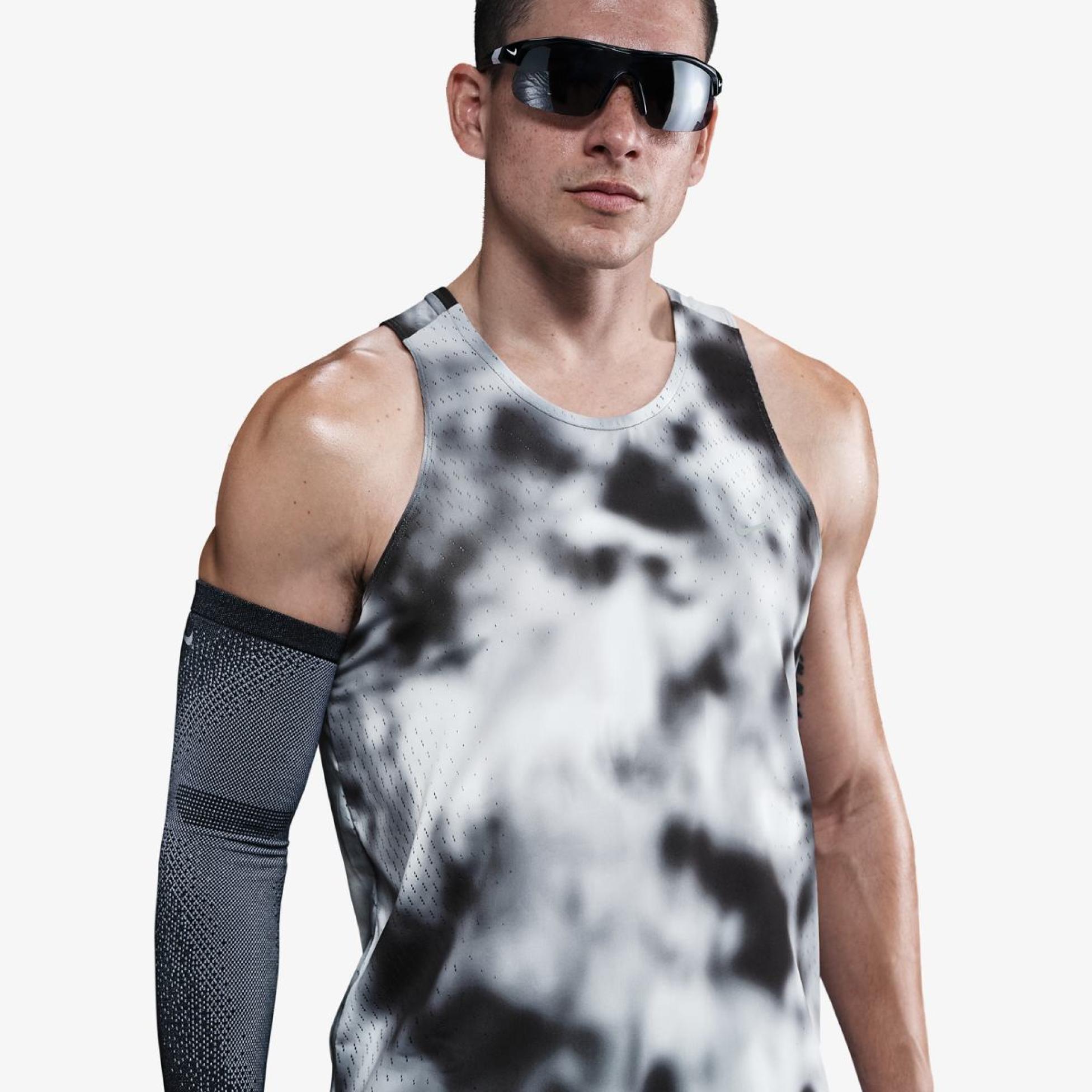 Чоловіча майка NIKE M NK DFADV RD BREATHE TANK HJ4146-010